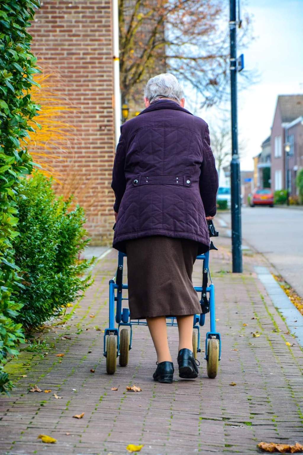 Onder de keukentafel bij opa en oma